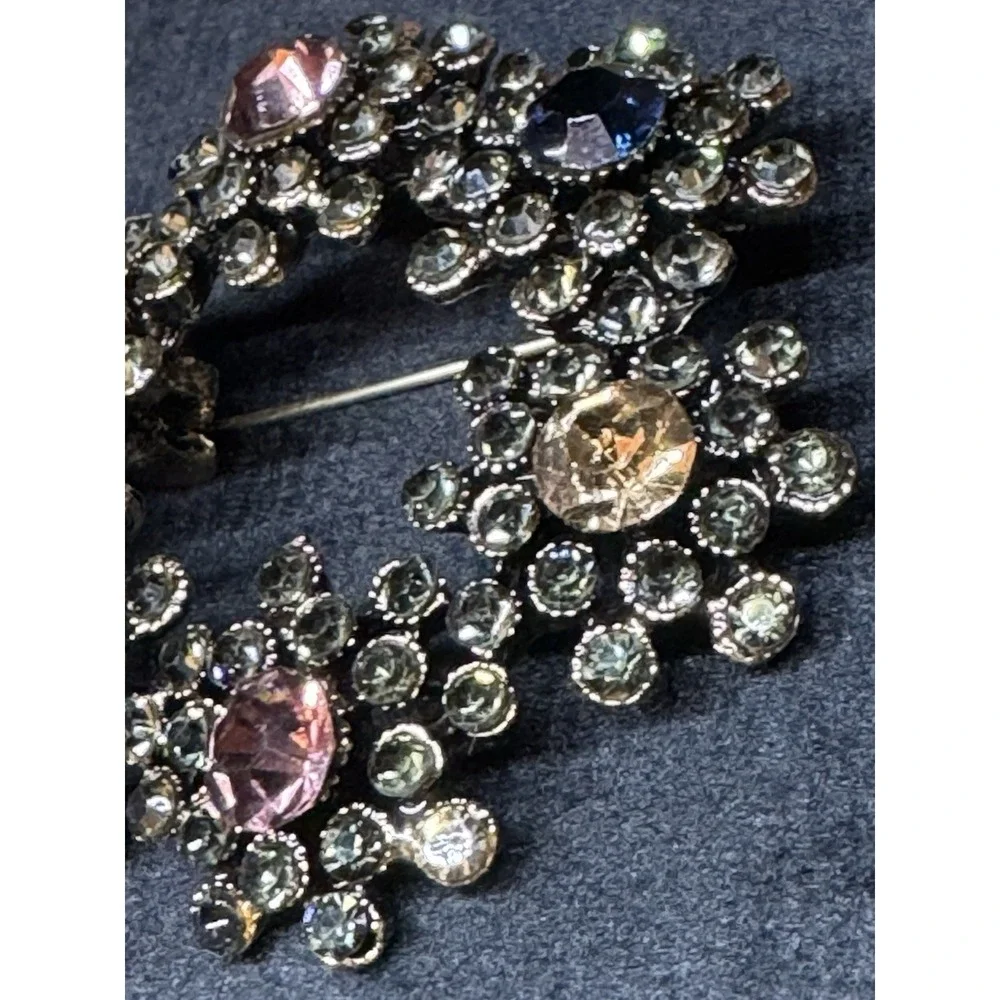 Vintage Rhinestone Wreath Brooch Multicolor Pastel Crystal‎ Floral Circle Pin